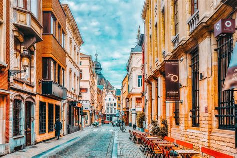 Un eurodéputé anti LGBT en orgie gay à Bruxelles confinée