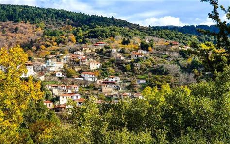 Ταξιδεύουμε στις Καρυές Λακωνίας με το Μουσείο Γουλανδρή | clickatlife