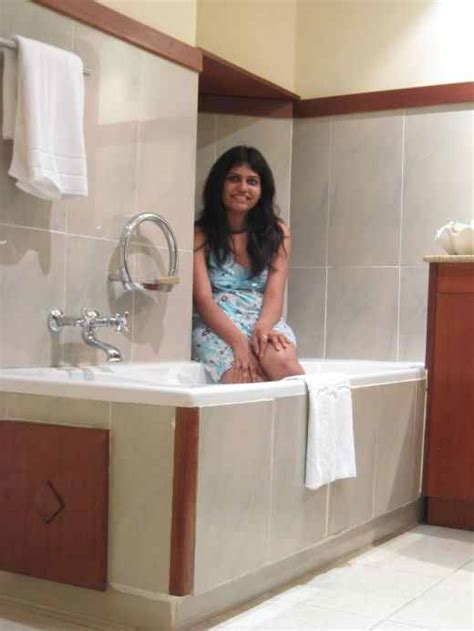 Sany Leon Porn Tube Desi Hot Bhabhi On Honeymoon Tour Photos