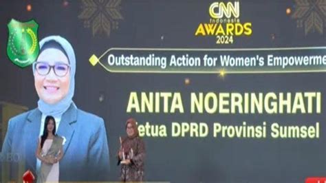 Anita Noeringhati Raih Penghargaan Outstanding Action For Womens