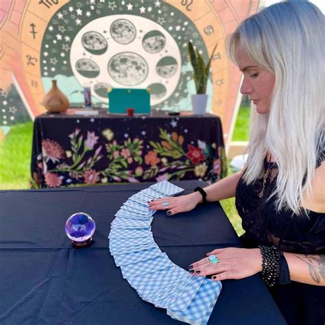 Book A Tarot Reader Seattle Scarlett Entertainment