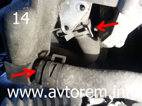 Замена термостата системы охлаждения на двигателе автомобиля Chery ...