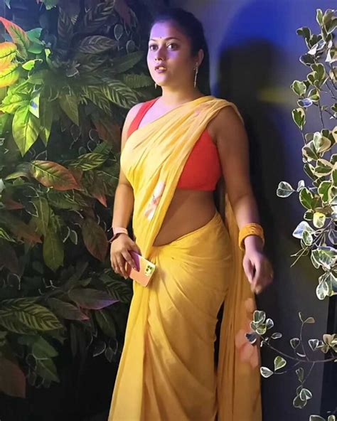 Megha Das Hot Silky Navel Exposed In Saree Glamsundari In