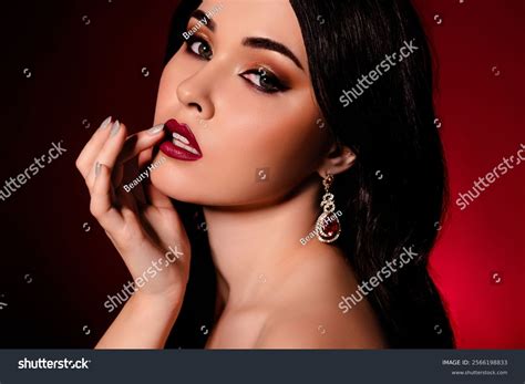 Thousand Hot Model Brunette Royalty Free Images Stock Photos Pictures Shutterstock