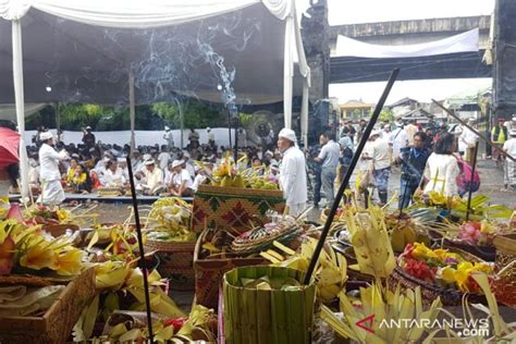 Ratusan Umat Hindu DKI Ikuti Tawur Agung ANTARA News