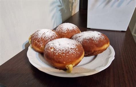 Pączki z kremem pistacjowym Po słodkiej stronie kuchni