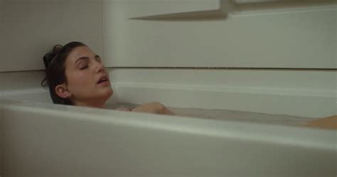 Nude Video Celebs Sophie Kargman Sexy Retreat 2015