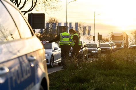 Rhénanie Palatinat Un Homme Potentiellement Armé En Fuite Pas Dauto Stop