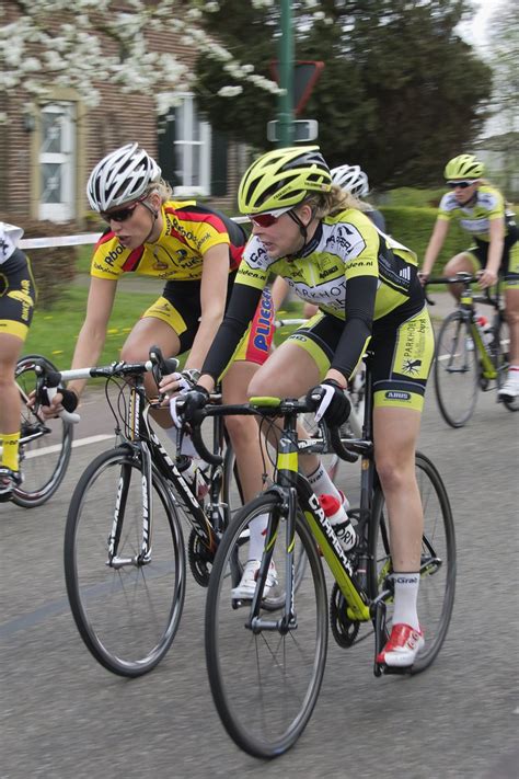 Marissa Otten Tessa Van Nieuwpoort In De Ronde Van Oploo Flickr