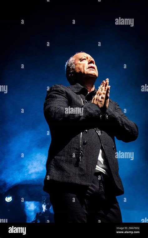 Jim Kerr Of Simple Minds Performing At The Ovo Hydro In Glasgow