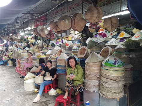 eat  historic cho dong ba market  hue tony johor