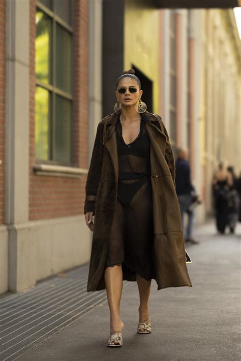 Lingerie Als Outfit Zo Dragen Mode Insiders Hun Ondergoed Nu