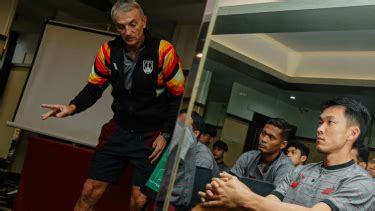 Milomir Seslija Pilih Arema Fc Sebagai Lawan Uji Coba Mau Reuni