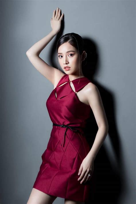 Ảnh Puka Sexy cùng Bikini Khoe Vòng Một Đẹp Táo Bạo GenZ Relax