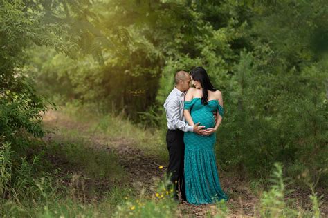 Charlotte Maternity Photographer Stunning Lacy In Huntersville Field