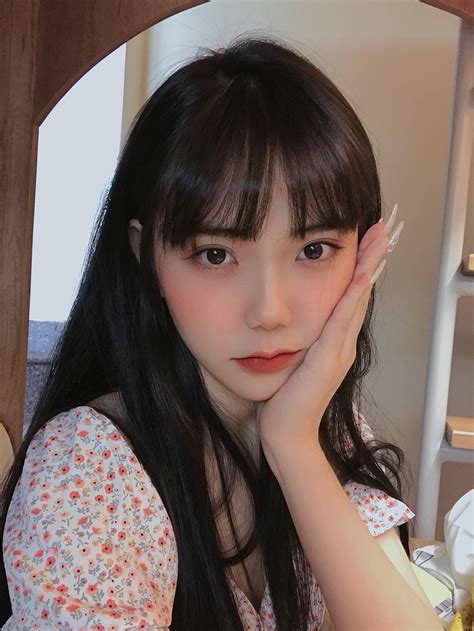 Ngẩn ngơ trước nét đẹp trong veo của hot girl sinh năm 2000 Báo Dân trí