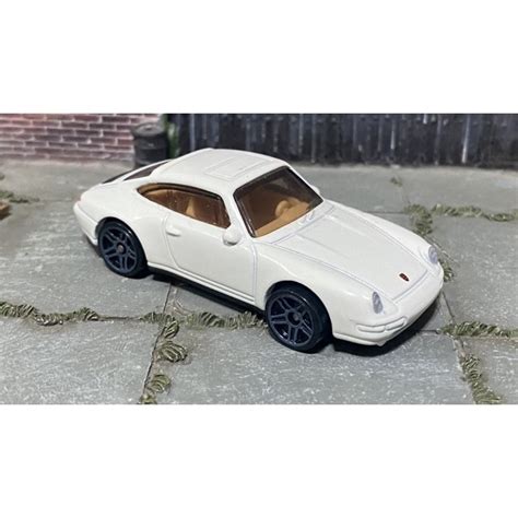 Hot Wheels Porsche Carrera White Shopee Malaysia