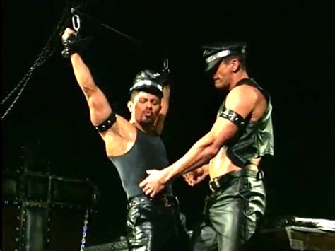 GAY VIDEO SEX SLAVE ThisVid