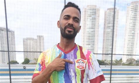 Futebol também faz parte do cotidiano do público LGBT destaca integrante do 1º time gay da Bahia