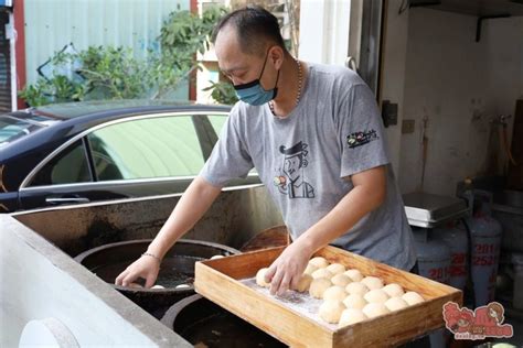 【台南美食】草包生煎！純手作創意彩色水煎包，獨家蜜糖辣醬太逼人了~ 熱血玩台南。跳躍新世界