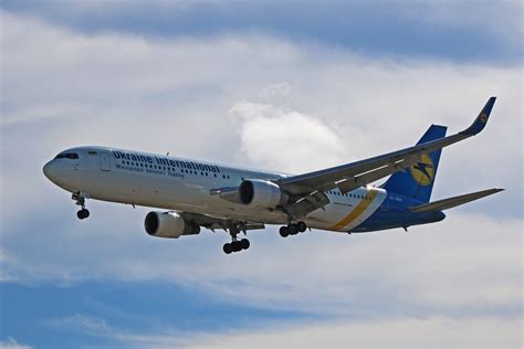 UR-GEA: Ukraine International Airlines Boeing 767-300ER (1 Of 4 In Fleet)