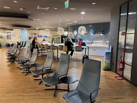 Review: Prima Vista Lounge Rome Airport (FCO) - One Mile at a Time