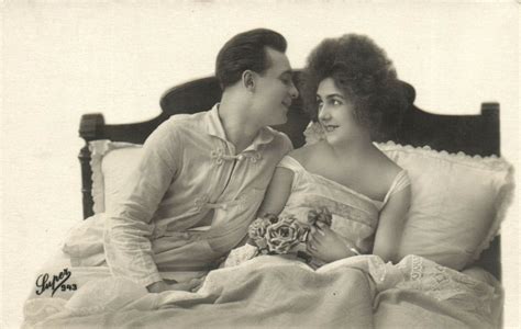 Pc Cpa Risque Nude Lady Couple In Bed Vintage Real Photo Postcard B Topics Risque