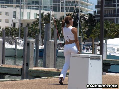 Hot Mexican Amateur Sophia Castello Gets Her Twat Drilled On The Toilet Floor CoedCherry