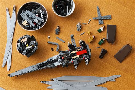 LEGO Icons Dune Atreides Royal Ornithopter (10327) Set Recreates ...