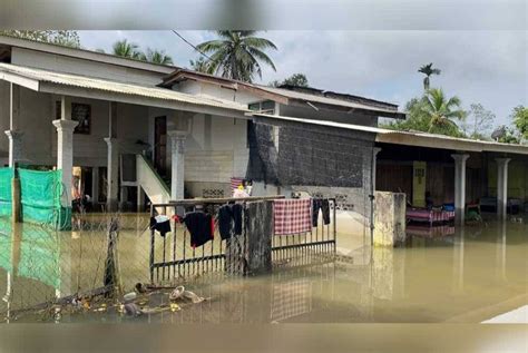 Banjir Termenung Mangsa Masih Berlindung Di Pps Sinar Harian