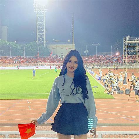 Lộ danh tính cô gái hot nhất trận chung kết SEA Games Bongdaplus vn