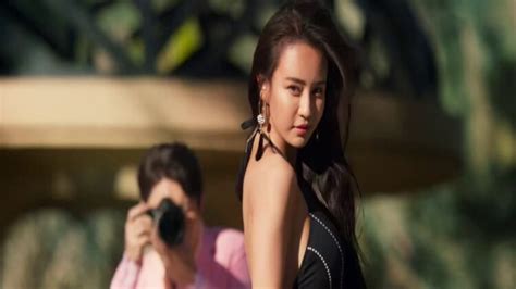 Hot Sexy Miya Muqi Bikini Pics