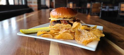 Santora's Pizza Pub & Grill