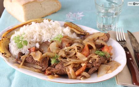 Esta es la receta de bistec encebollado que más preparan en América Latina
