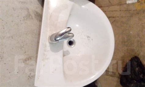 Продам раковинну Тюльпан - Сантехника и водоснабжение во Владивостоке