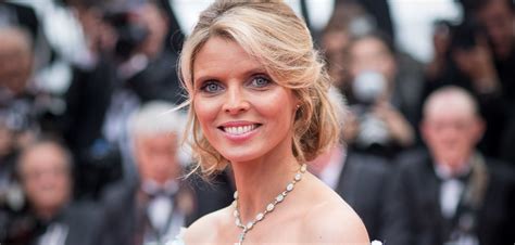 Photo Sylvie Tellier Affiche Son Ventre Tr S Arrondi En Bikini Closer