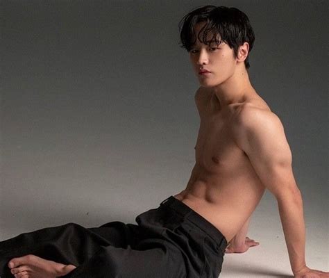 Pin by 𝙼𝚊𝚜𝚑𝚒𝚊𝚑𝚒 on ʀᴀɴᴅᴏᴍ Handsome korean actors Hot korean