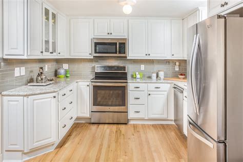 small  shaped kitchen designs