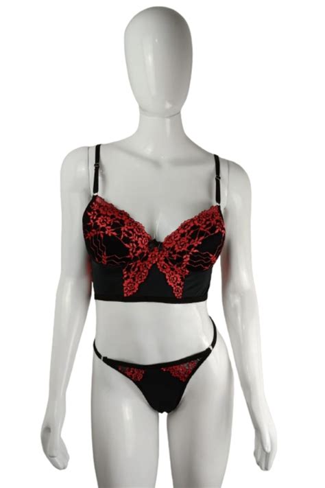 Conjunto De Lingerie Apaixonante Em Renda Calcinha Fio Dental Arzzani Moda Ntima
