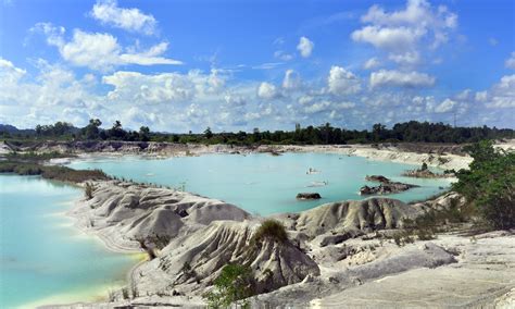 Danau Kaolin Indahnya Sisa Tambang Timah Di Tanah Bangka Belitung