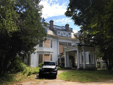 Abandoned mansion in Massachusetts, Built in 1907 : urbanexploration