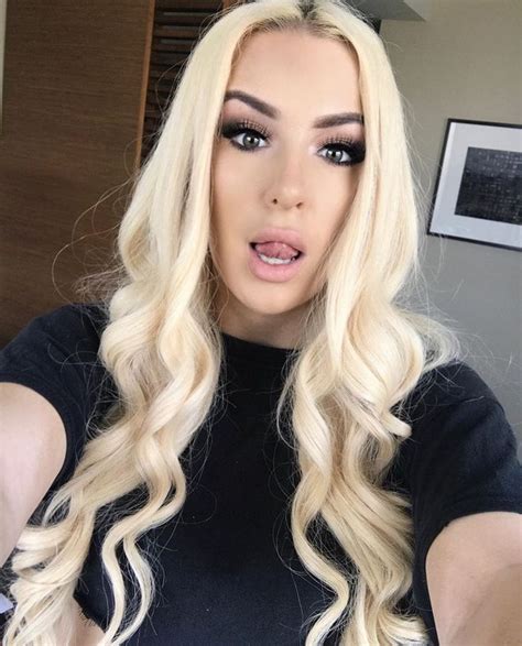 Pin By Melanie Macdonald On Queen Tana Perfect Blonde Hair Bleach Blonde Hair Long Hair Styles