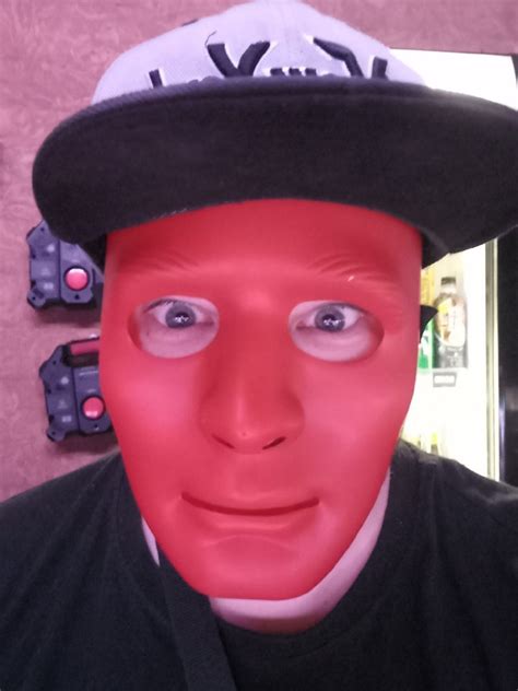 Создать мем "латексная маска, маска лицо, маска jabbawockeez ...