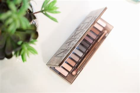 Simple Smokey Eye Tutorial With Urban Decay Naked Smoky Fresh Mommy Blog