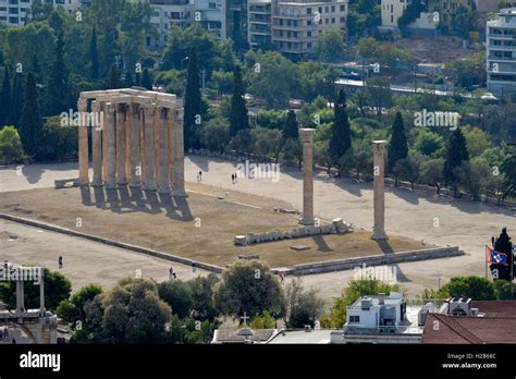 Templo de Zeus en Atenas Grecia Fotografía de stock Alamy