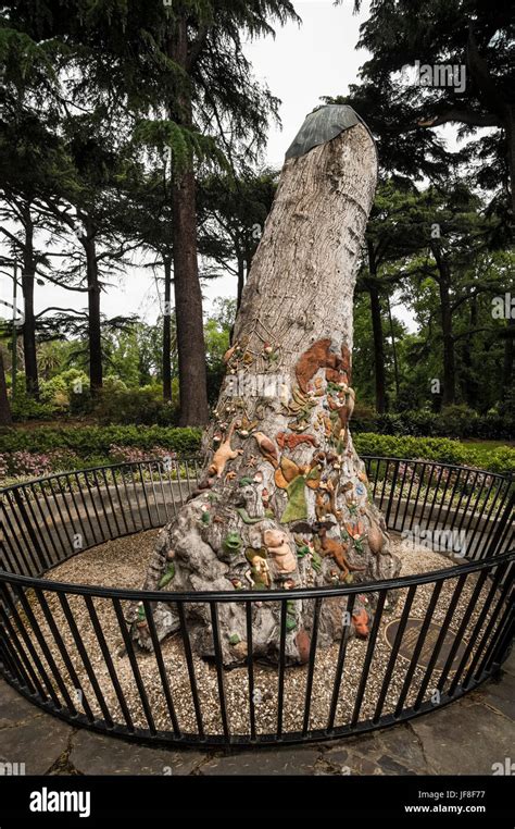 Fitzroy gardens fairy tree hi-res stock photography and images - Alamy