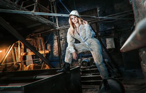 Wallpaper Sexy Plant Model Portrait Makeup Shoes Hairstyle Blonde For Mobile And Desktop