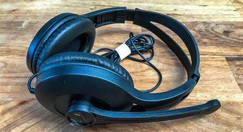 Edifier K800 Gaming Headset // TechNuovo.com