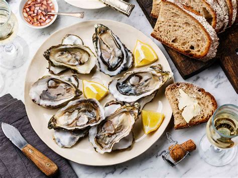 eat raw oysters