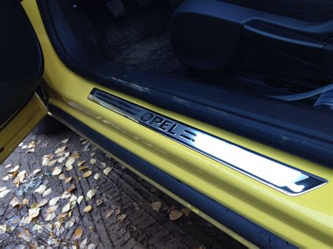 Оригинальные накладки на пороги — Opel Astra J GTC, 1,8 л, 2013 года ...